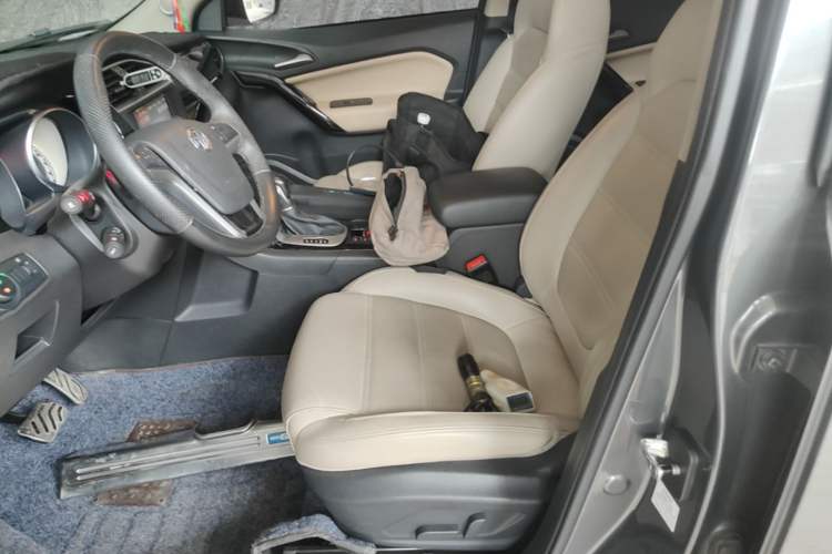Used MG GS 2015 2.0TGI TST Four-Wheel Drive Flagship Edition Left Front Seat
