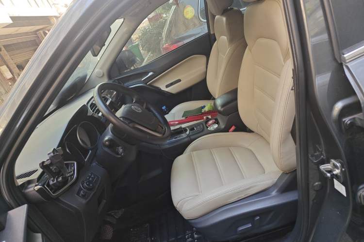 Used MG GS 2015 1.5TGI TST Luxury Edition Left Front Seat