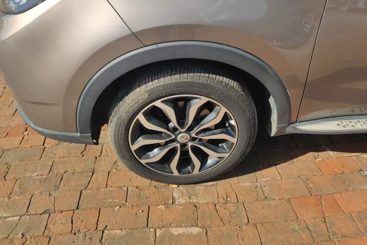 Used MG GS 2015 2.0TGI TST Luxury Edition Left Front Wheel Hub