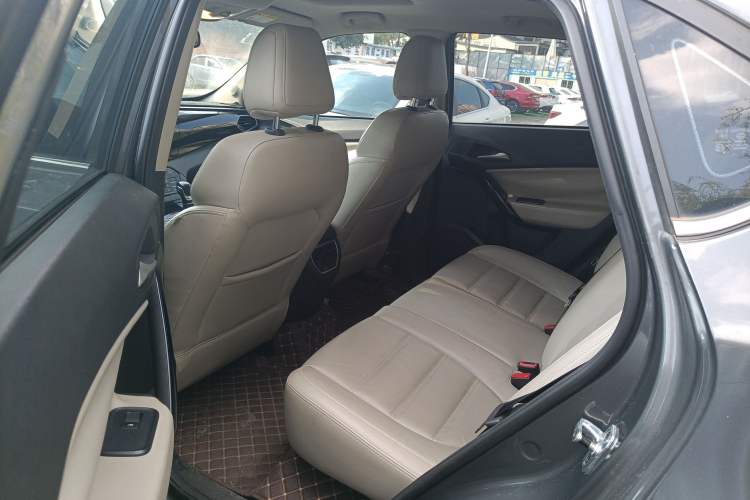 Used MG GS 2015 2.0TGI TST Four-Wheel Drive Flagship Edition Left Rear Seat
