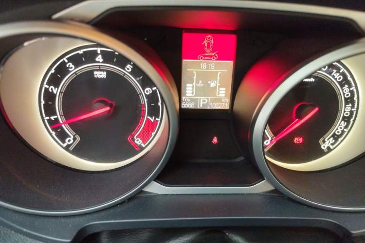 Used MG GS 2015 1.5TGI TST Luxury Edition Odometer Close Up