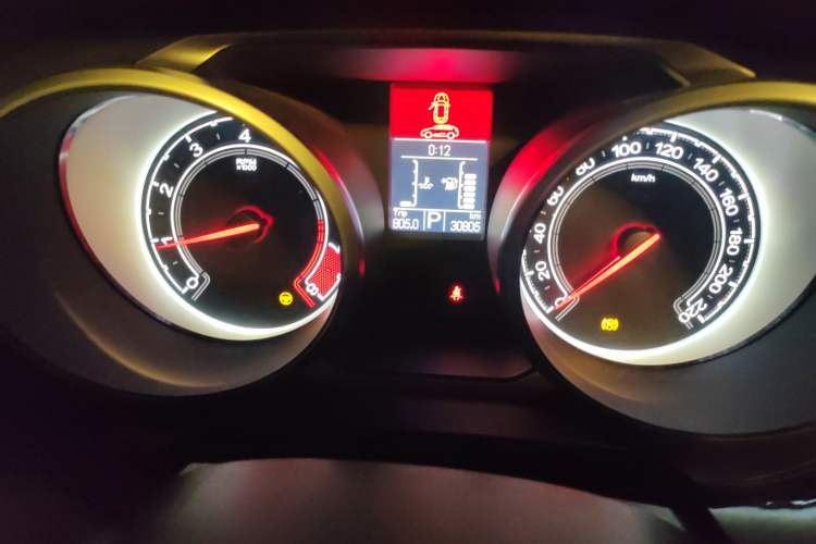 Used MG GS 2015 2.0TGI TST Luxury Edition Odometer Close Up