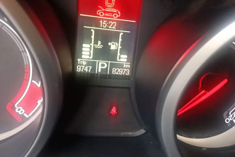 Used MG GS 2015 1.5TGI TST Luxury Edition Odometer Close Up