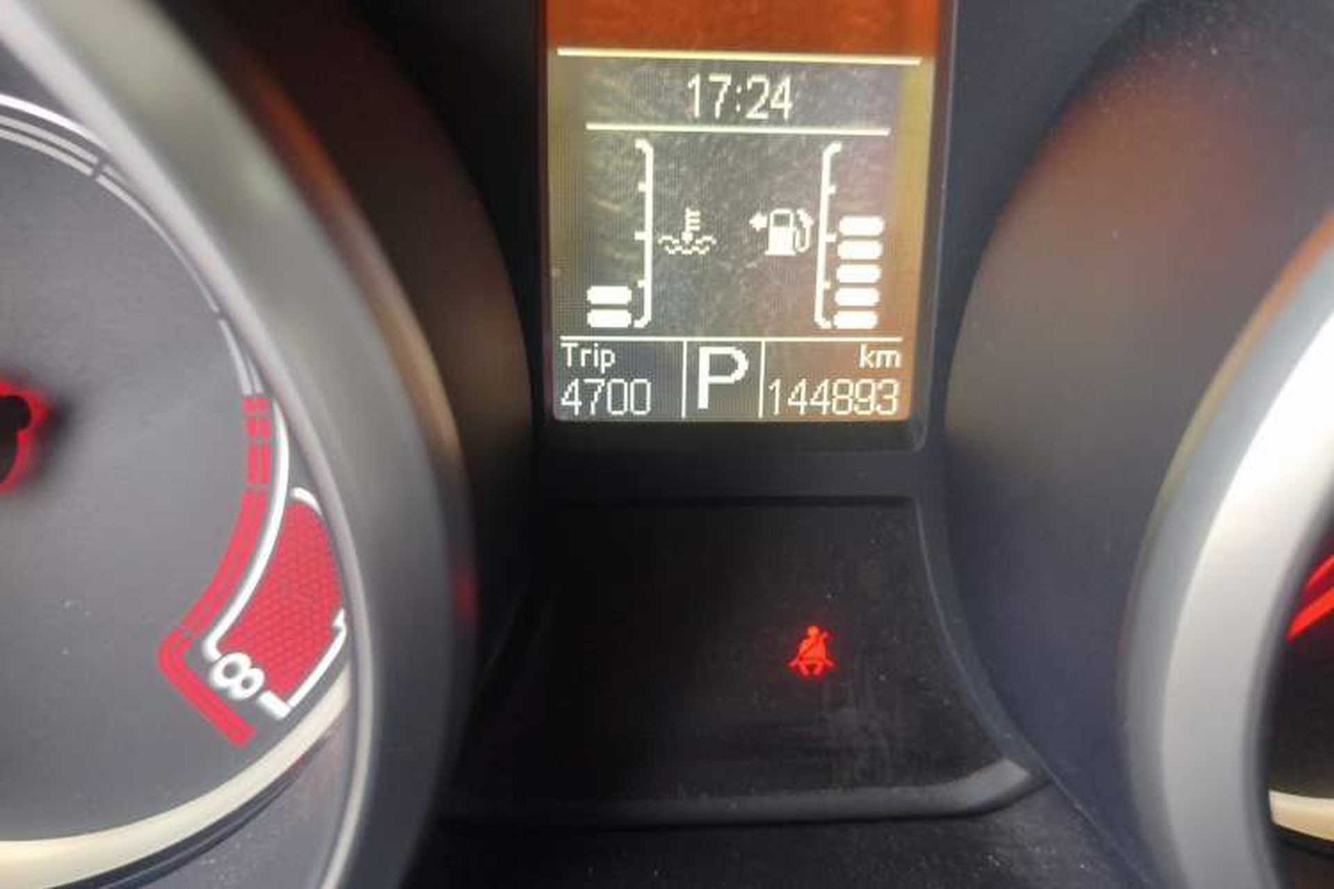 Used MG GS 2015 2.0TGI TST Four-Wheel Drive Flagship Edition Odometer Close Up