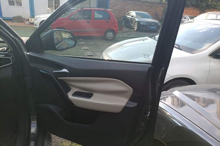 Used MG GS 2015 2.0TGI TST Four-Wheel Drive Flagship Edition Right Front Door Interior