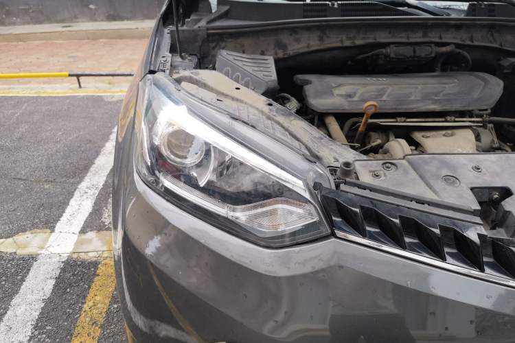 Used MG GS 2015 2.0TGI TST Luxury Edition Right Front Headlight