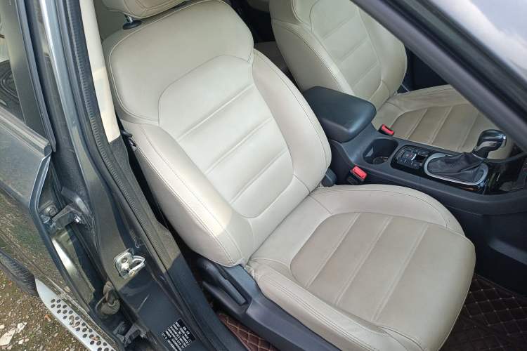 Used MG GS 2015 2.0TGI TST Four-Wheel Drive Flagship Edition Right Front Seat