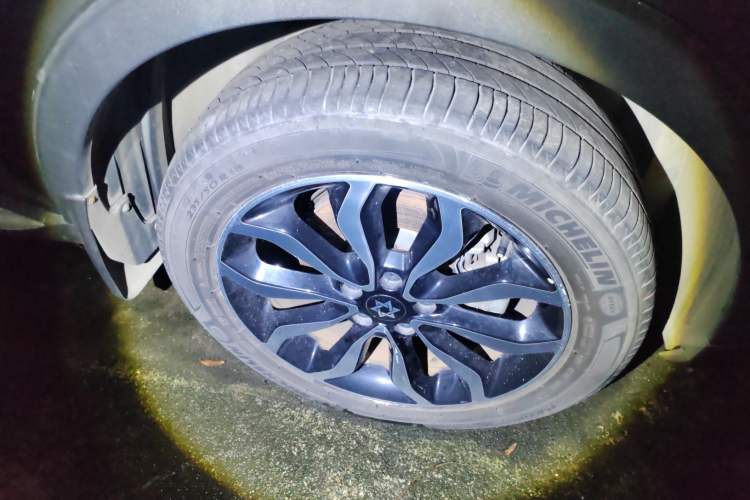 Used MG GS 2015 2.0TGI TST Luxury Edition Right Front Wheel Hub