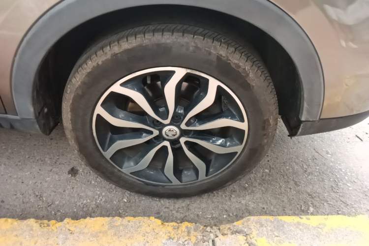 Used MG GS 2015 1.5TGI TST Luxury Edition Right Front Wheel Hub