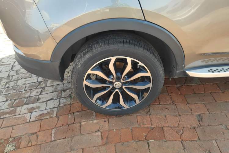 Used MG GS 2015 2.0TGI TST Luxury Edition Right Rear Wheel Hub