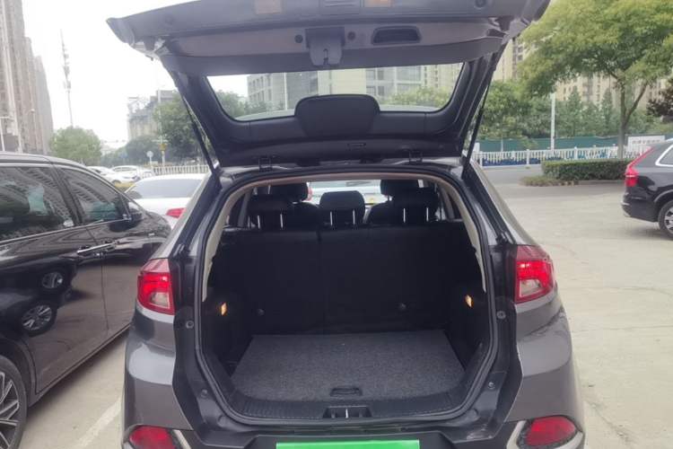 Used MG GS 2015 1.5TGI TST Elite Edition Trunk