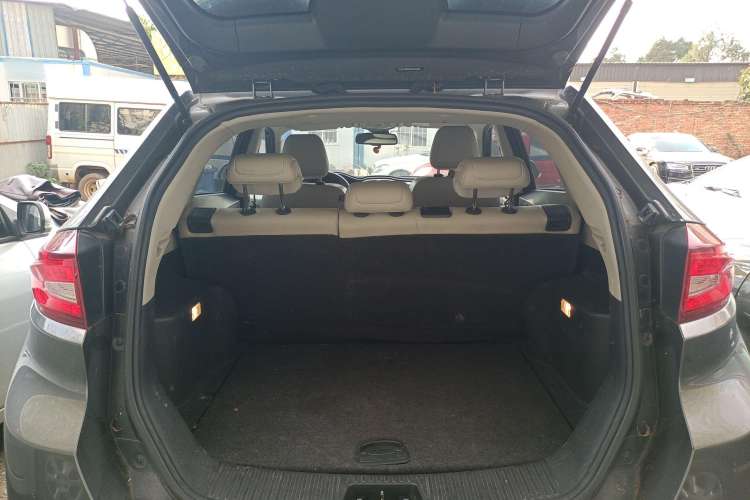Used MG GS 2015 2.0TGI TST Four-Wheel Drive Flagship Edition Trunk
