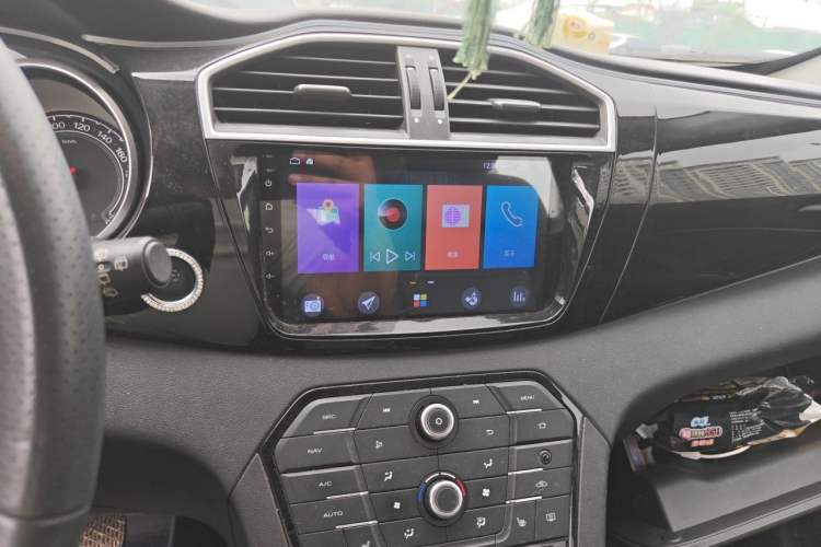 Used MG GS 2015 1.5TGI TST Luxury Edition Audio And AC Panel