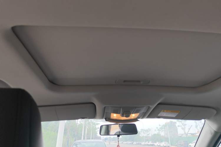 Used MG GS 2015 1.5TGI TST Luxury Edition Headliner