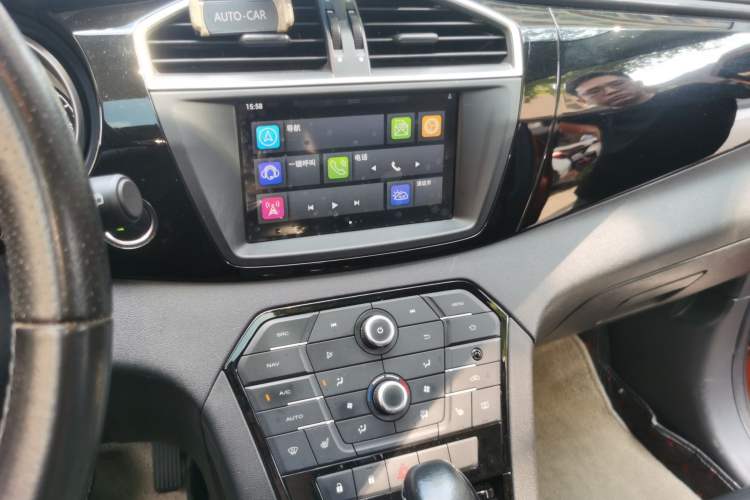 Used MG GS 2015 1.5TGI TST Luxury Edition Audio And AC Panel