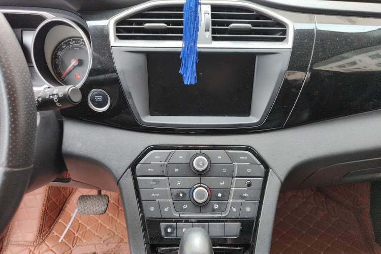 Used MG GS 2015 1.5TGI TST Luxury Edition Audio And AC Panel