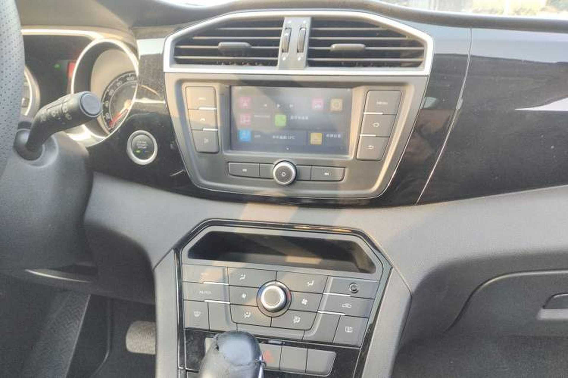 Used MG GS 2015 2.0TGI TST Luxury Edition Audio And AC Panel