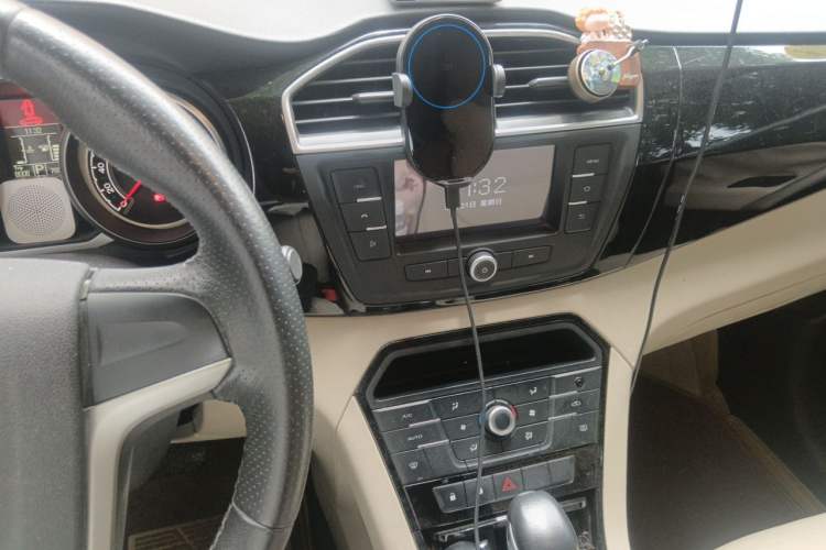 Used MG GS 2015 1.5TGI TST Luxury Edition Audio And AC Panel