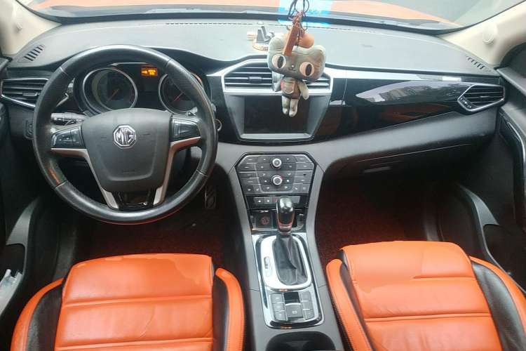 Used MG GS 2015 2.0TGI TST Four-Wheel Drive Flagship Edition Center Console