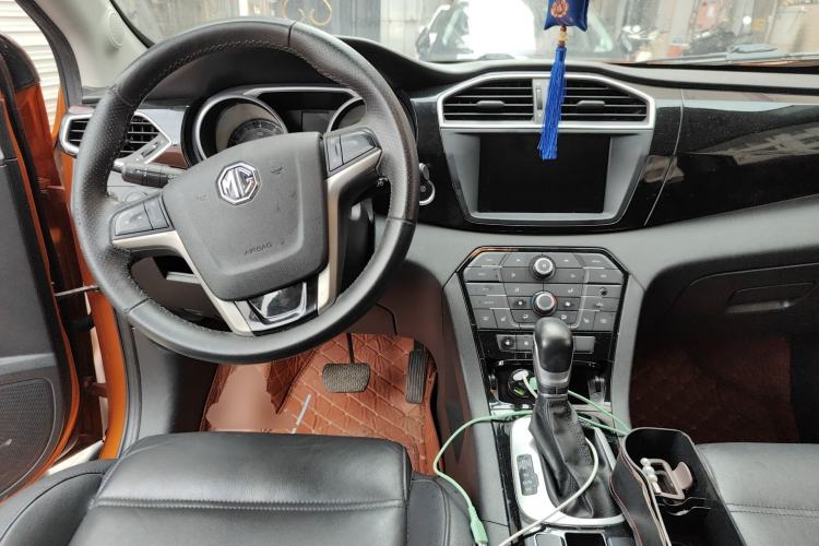 Used MG GS 2015 1.5TGI TST Luxury Edition Center Console