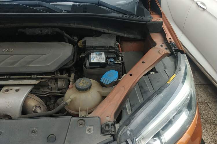 Used MG GS 2015 2.0TGI TST Four-Wheel Drive Flagship Edition Engine Bay Left