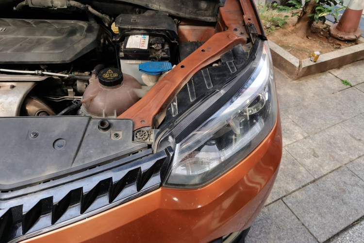 Used MG GS 2015 2.0TGI TST Luxury Edition Engine Bay Left