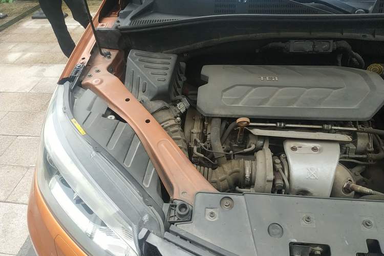 Used MG GS 2015 2.0TGI TST Four-Wheel Drive Flagship Edition Engine Bay Right