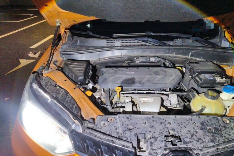Used MG GS 2015 2.0TGI TST Luxury Edition Engine Bay Right