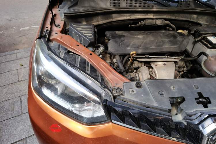 Used MG GS 2015 2.0TGI TST Luxury Edition Engine Bay Right