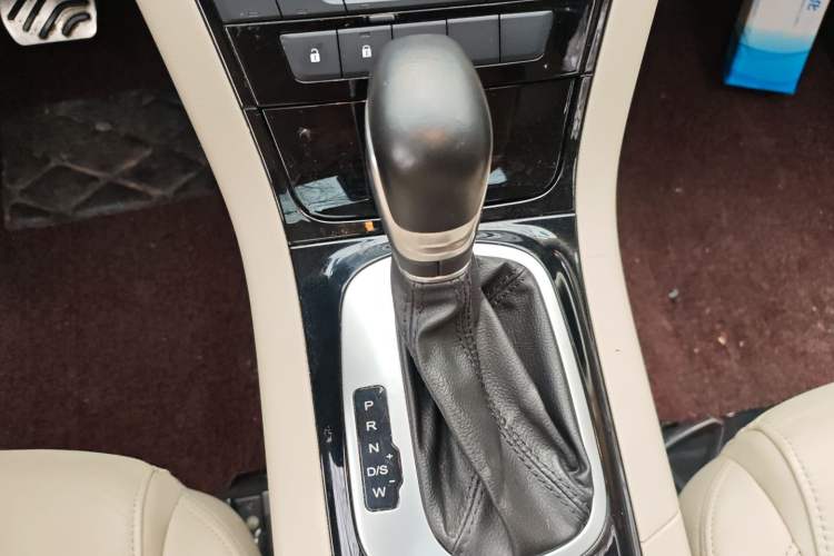 Used MG GS 2015 1.5TGI TST Four-Wheel Drive Luxury Edition Gear Lever