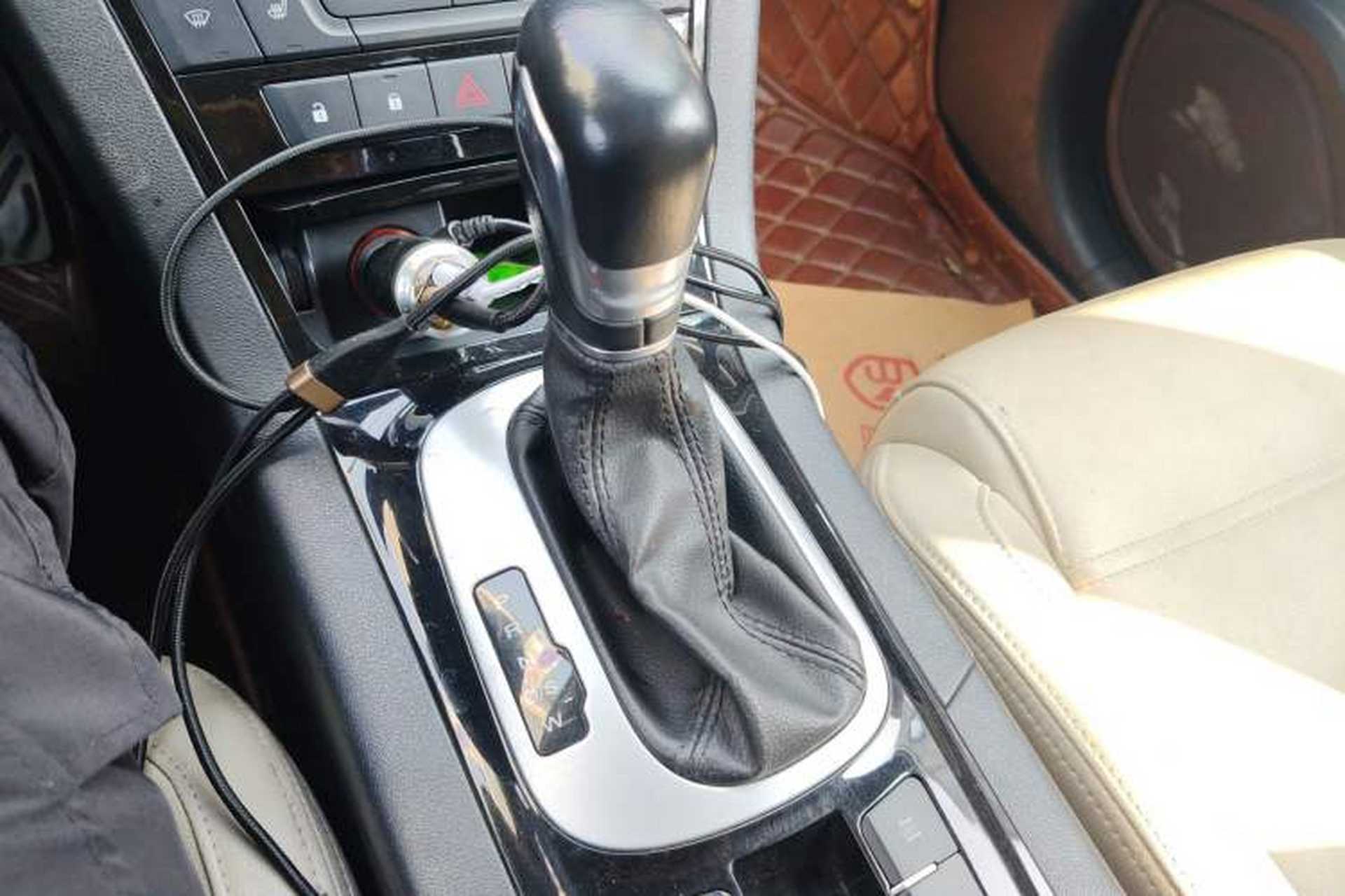Used MG GS 2015 2.0TGI TST Four-Wheel Drive Flagship Edition Gear Lever