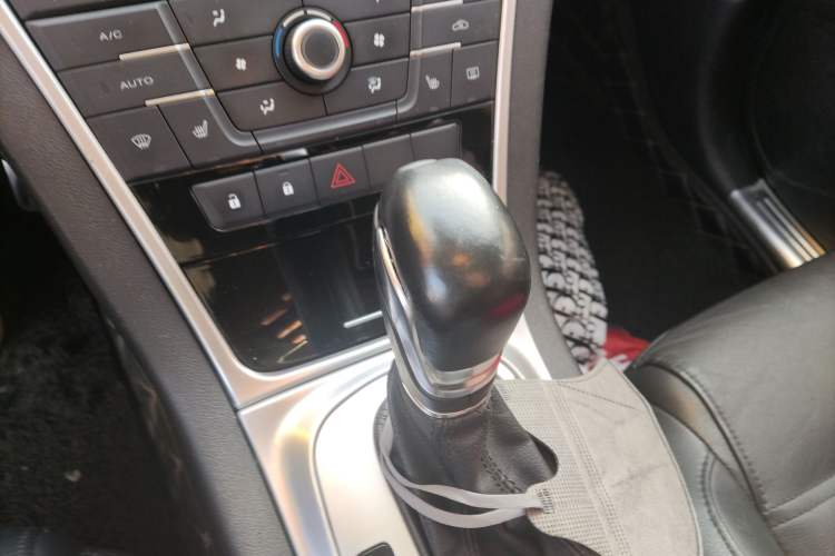 Used MG GS 2015 2.0TGI TST Four-Wheel Drive Flagship Edition Gear Lever