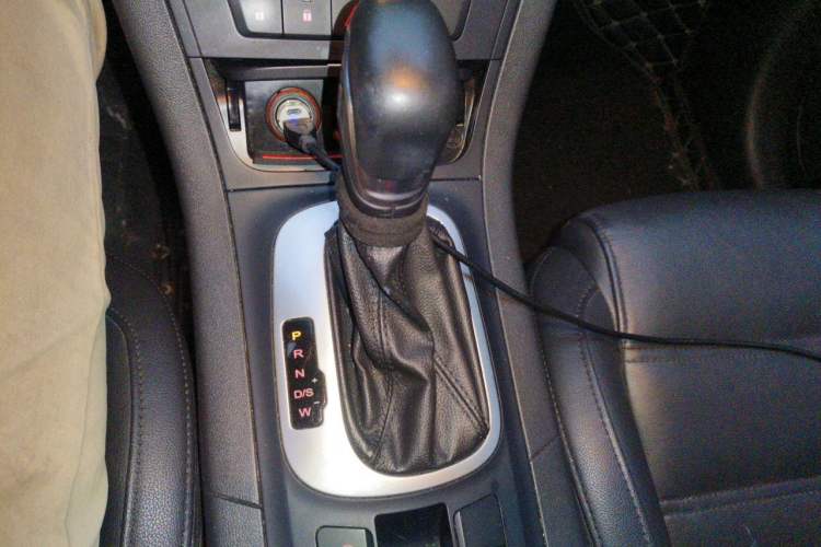 Used MG GS 2015 2.0TGI TST Luxury Edition Gear Lever