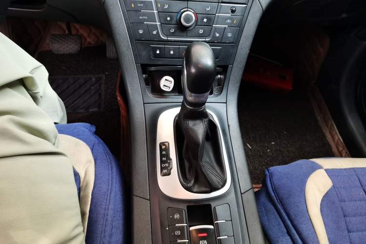 Used MG GS 2015 2.0TGI TST Luxury Edition Gear Lever