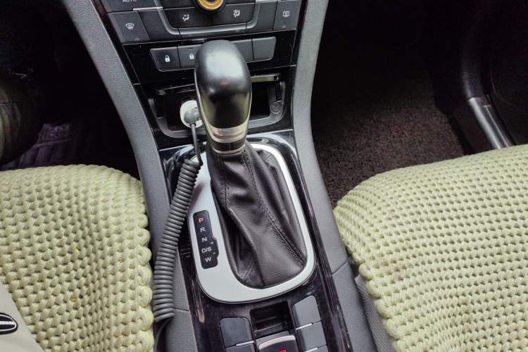 Used MG GS 2015 1.5TGI TST Luxury Edition Gear Lever