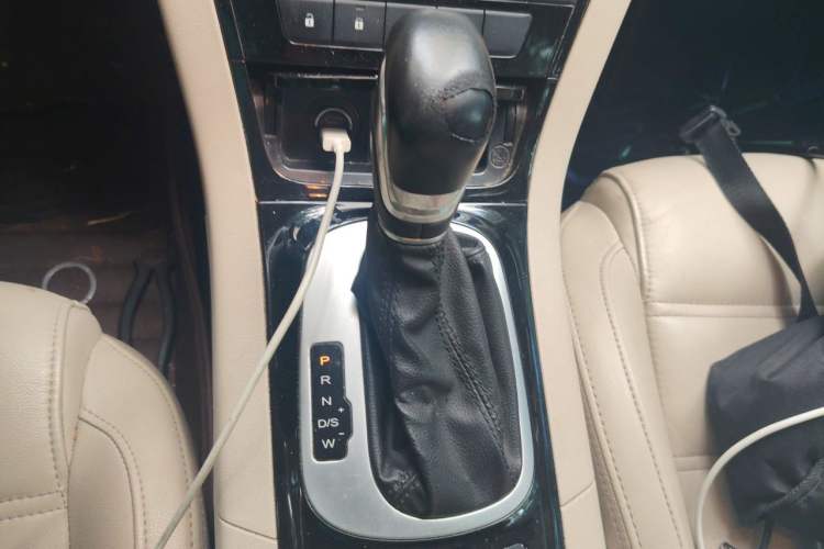 Used MG GS 2015 1.5TGI TST Luxury Edition Gear Lever