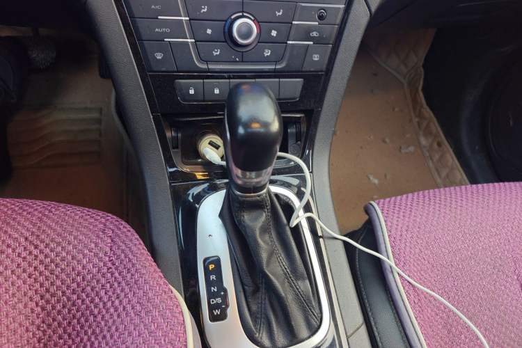 Used MG GS 2015 1.5TGI TST Luxury Edition Gear Lever