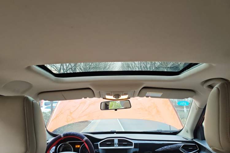Used MG GS 2015 1.5TGI TST Four-Wheel Drive Luxury Edition Headliner