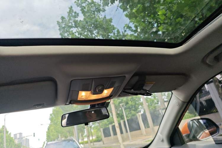 Used MG GS 2015 1.5TGI TST Luxury Edition Headliner