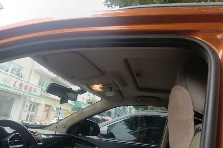 Used MG GS 2015 1.5TGI TST Luxury Edition Headliner