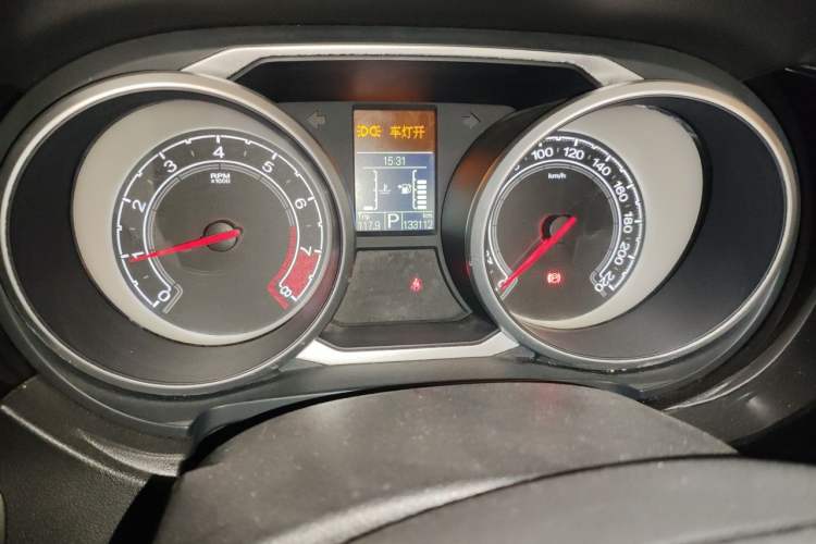 Used MG GS 2015 2.0TGI TST Luxury Edition Odometer Close Up