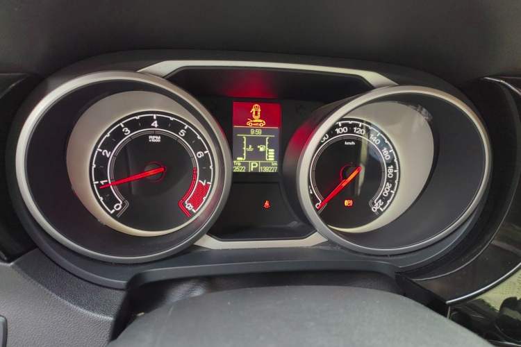 Used MG GS 2015 1.5TGI TST Luxury Edition Odometer Close Up