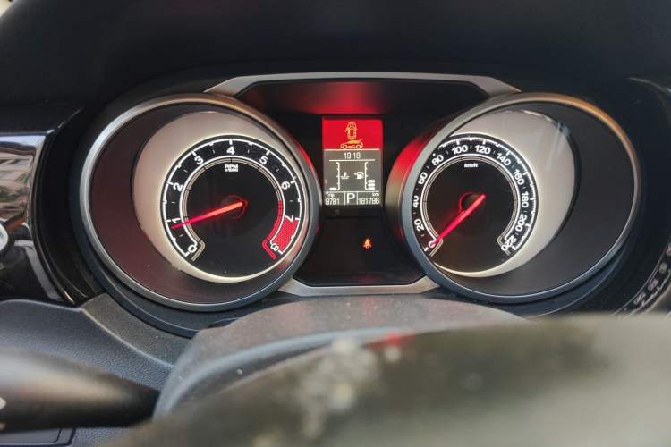 Used MG GS 2015 1.5TGI TST Luxury Edition Odometer Close Up