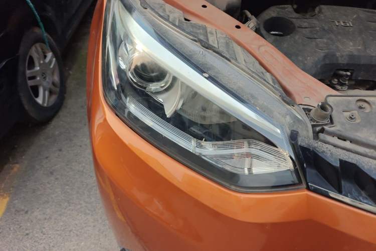 Used MG GS 2015 1.5TGI TST Luxury Edition Right Front Headlight