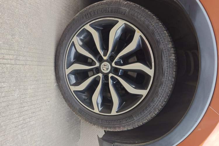 Used MG GS 2015 2.0TGI TST Luxury Edition Right Front Wheel Hub