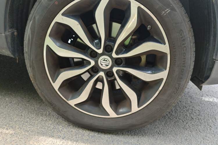 Used MG GS 2015 1.5TGI TST Luxury Edition Right Front Wheel Hub