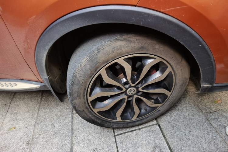 Used MG GS 2015 2.0TGI TST Luxury Edition Right Front Wheel Hub