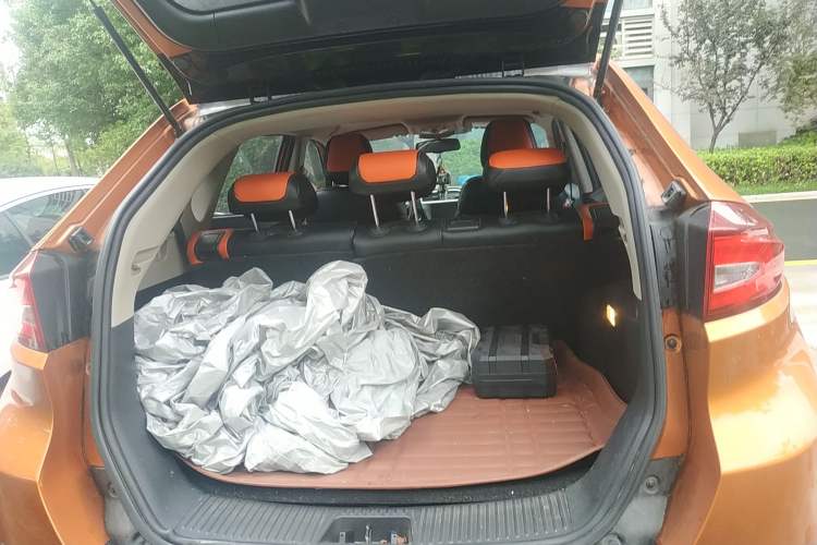 Used MG GS 2015 2.0TGI TST Four-Wheel Drive Flagship Edition Trunk