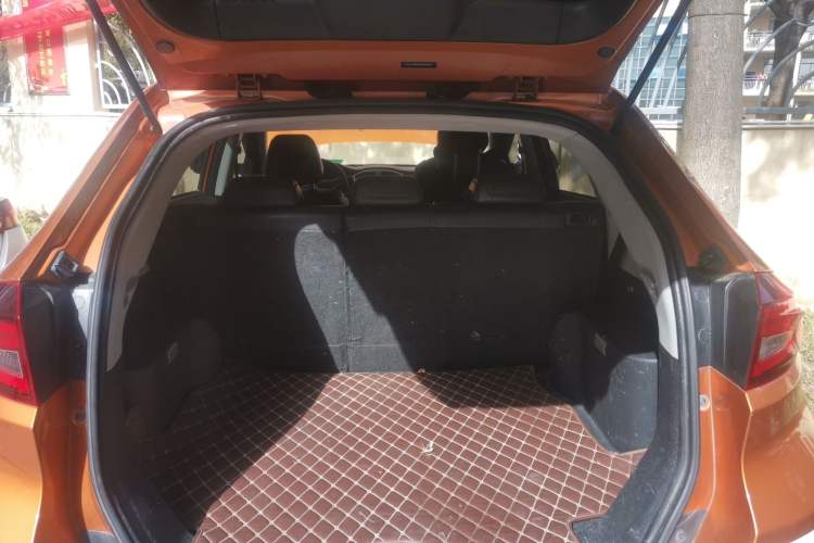 Used MG GS 2015 2.0TGI TST Luxury Edition Trunk