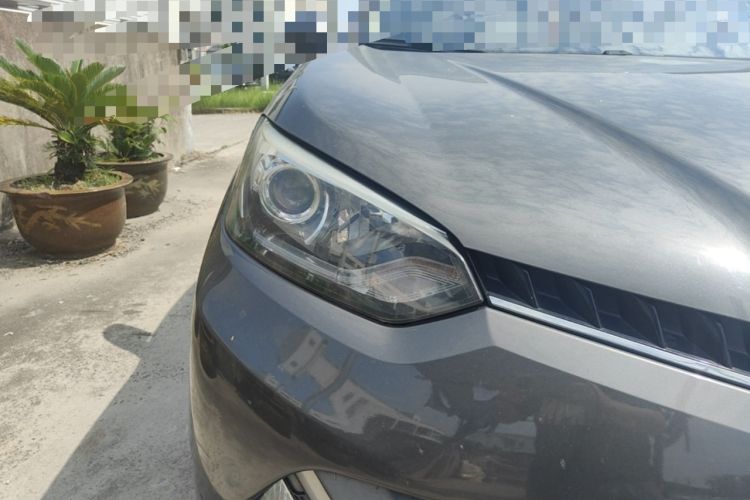 Used MG GS 2015 1.5TGI TST Elite Edition Right Front Headlight